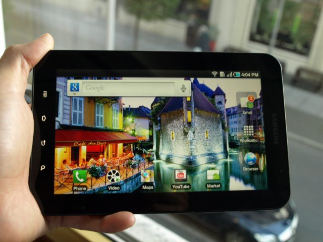 samsung-galaxy-tab-android-tablet-hands-on-ifa-berlin-2010-27