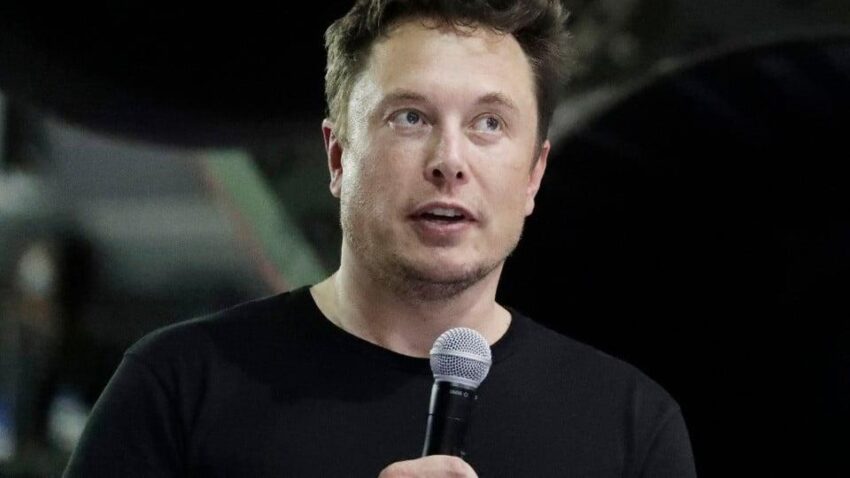 Elon Musk, Twitter Kullanmaya Ara Verdiğini Duyurdu