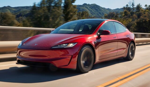 Tesla, 500 Beygirlik Yeni Model 3 Performance’ı Tanıttı! İşte Fiyatı ve Özellikleri