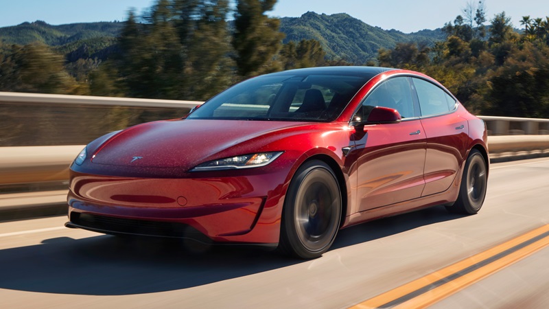 Tesla, 500 Beygirlik Yeni Model 3 Performance’ı Tanıttı! İşte Fiyatı ve Özellikleri