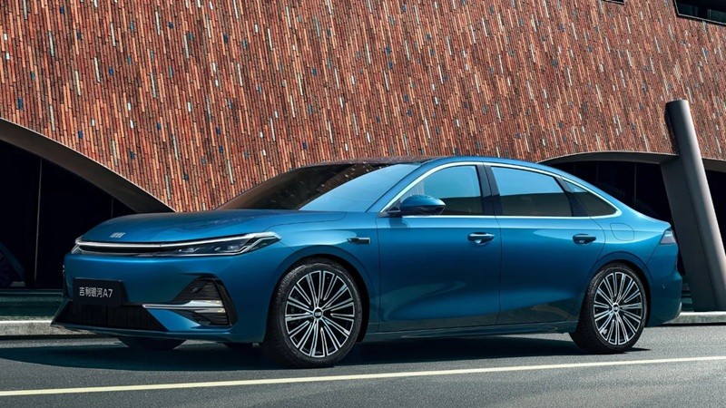 Geely Galaxy A7 Hybrid Sedan Tanıtıldı: 2.100 KM Menzille Geliyor!
